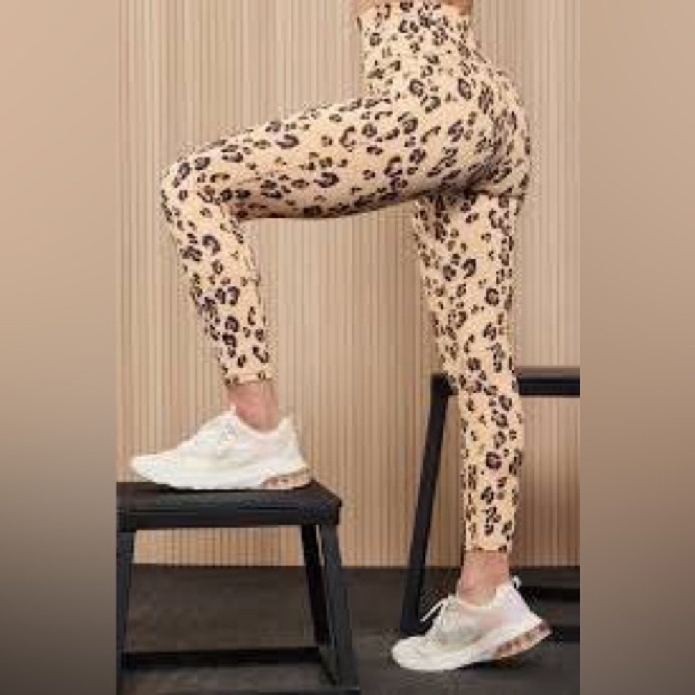 Fabletics, leopard print set, small/medium - Picture 3 of 13